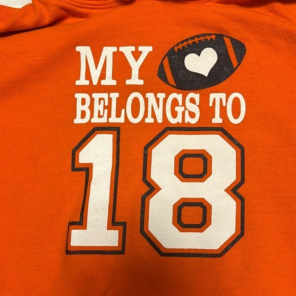 *DONATED*
Denver Broncos Love Peyton #18 ๐ - Picture 2 of 8